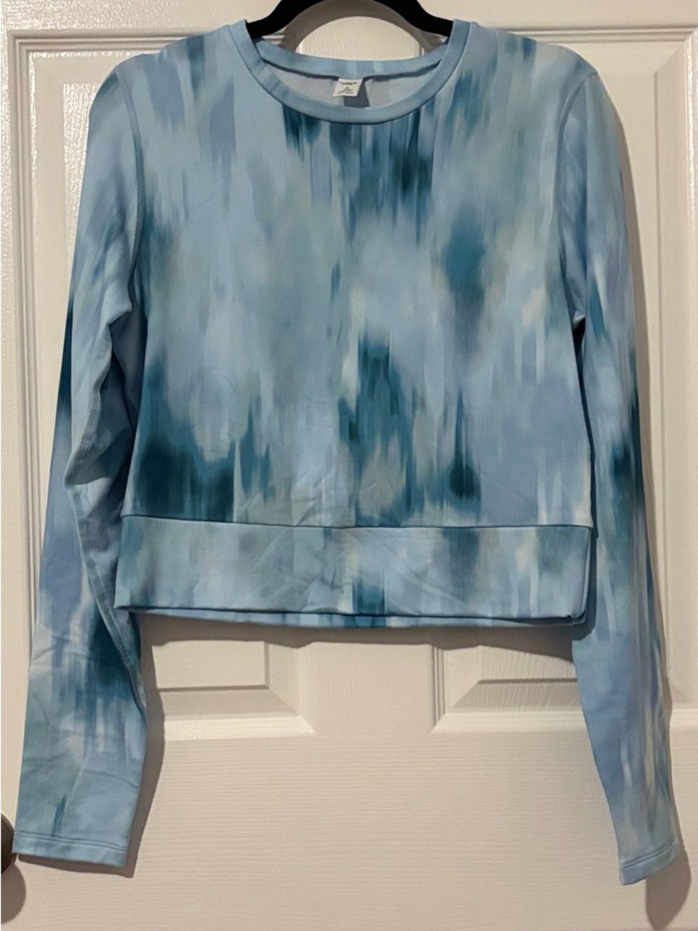 NWOT Old Navy Blue Watercolor Long-Sleeve Crop Top